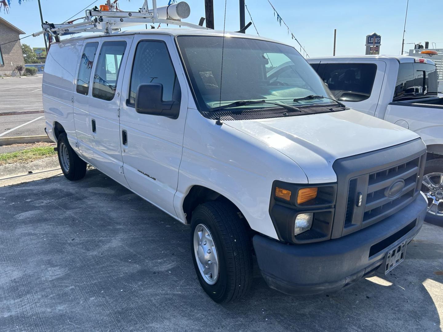 2014 White Ford E-Series Van E-150 (1FTNE1EW7ED) with an 4.6L V8 SOHC 16V engine, 4-Speed Automatic transmission, located at 1687 Business 35 S, New Braunfels, TX, 78130, (830) 625-7159, 29.655487, -98.051491 - Photo#3