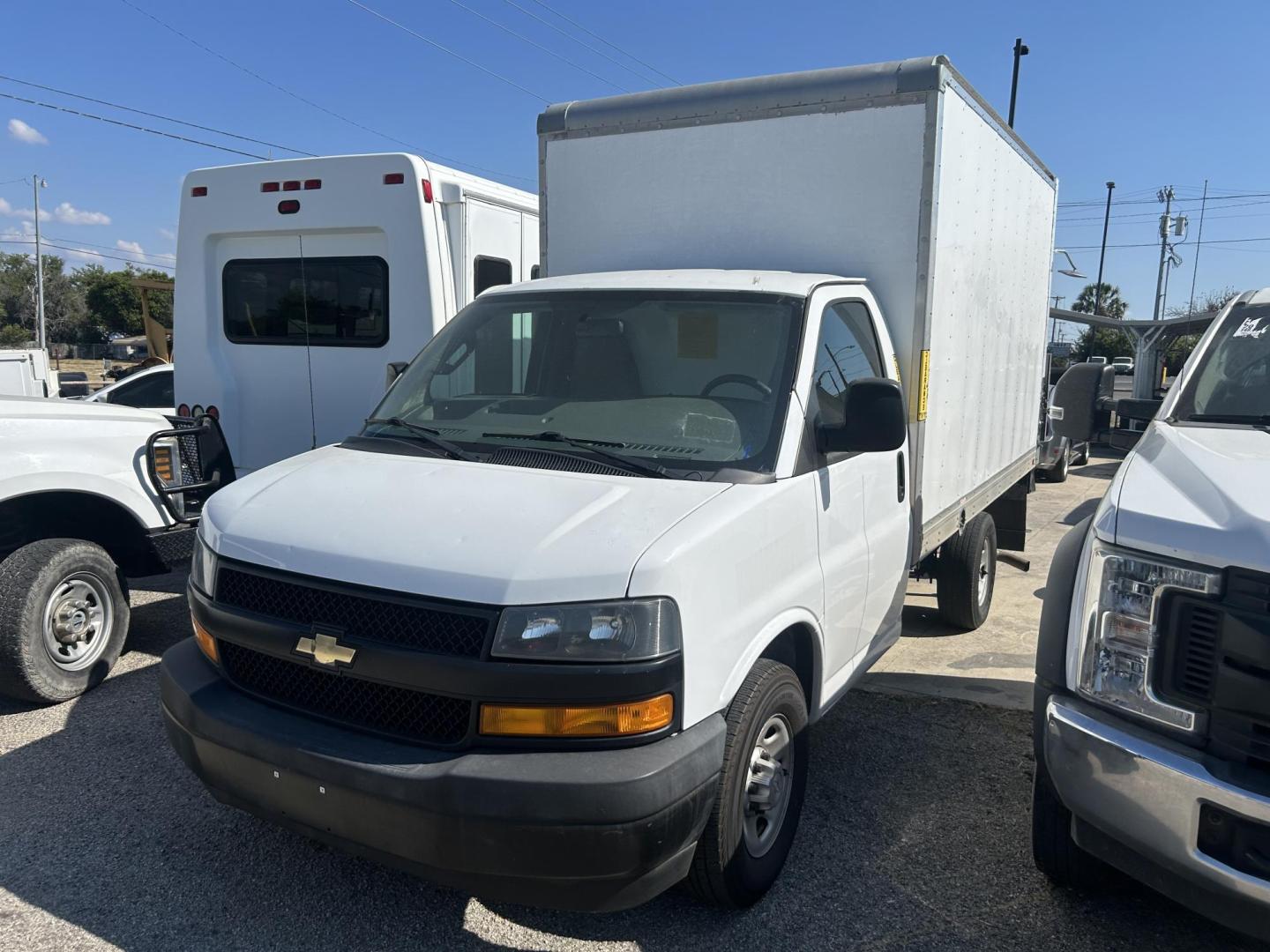 2018 White Chevrolet Express G3500 139" (1GB0GRFP0J1) with an 2.8L L4 TURBO DIESEL engine, 6A transmission, located at 1687 Business 35 S, New Braunfels, TX, 78130, (830) 625-7159, 29.655487, -98.051491 - Photo#0