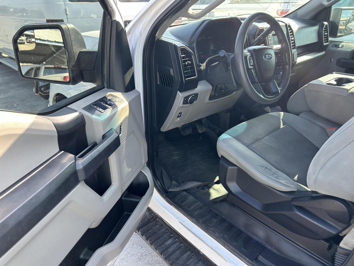 2018 Ford F-150 King-Ranch SuperCrew 5.5-ft. 2WD (1FTEW1EB7JK) with an 3.3L V6 DOHC 24V engine, 6A transmission, located at 1687 Business 35 S, New Braunfels, TX, 78130, (830) 625-7159, 29.655487, -98.051491 - Photo#10