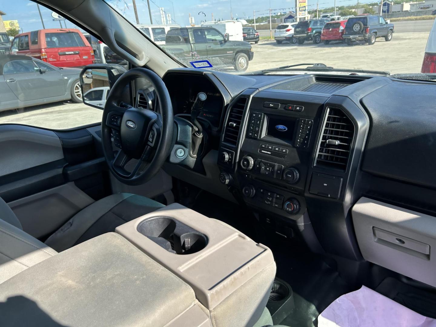 2018 Ford F-150 King-Ranch SuperCrew 5.5-ft. 2WD (1FTEW1EB7JK) with an 3.3L V6 DOHC 24V engine, 6A transmission, located at 1687 Business 35 S, New Braunfels, TX, 78130, (830) 625-7159, 29.655487, -98.051491 - Photo#3