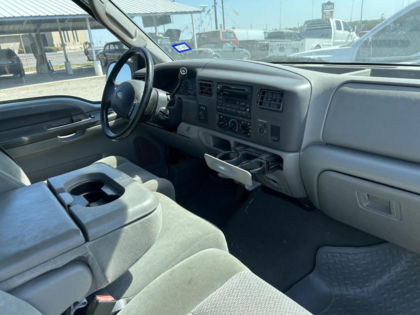 2003 White Ford F-250 SD Lariat SuperCab 4WD (1FTNX21PX3E) with an 6.0L V8 OHV 32V TURBO DIESEL engine, located at 1687 Business 35 S, New Braunfels, TX, 78130, (830) 625-7159, 29.655487, -98.051491 - Photo#11