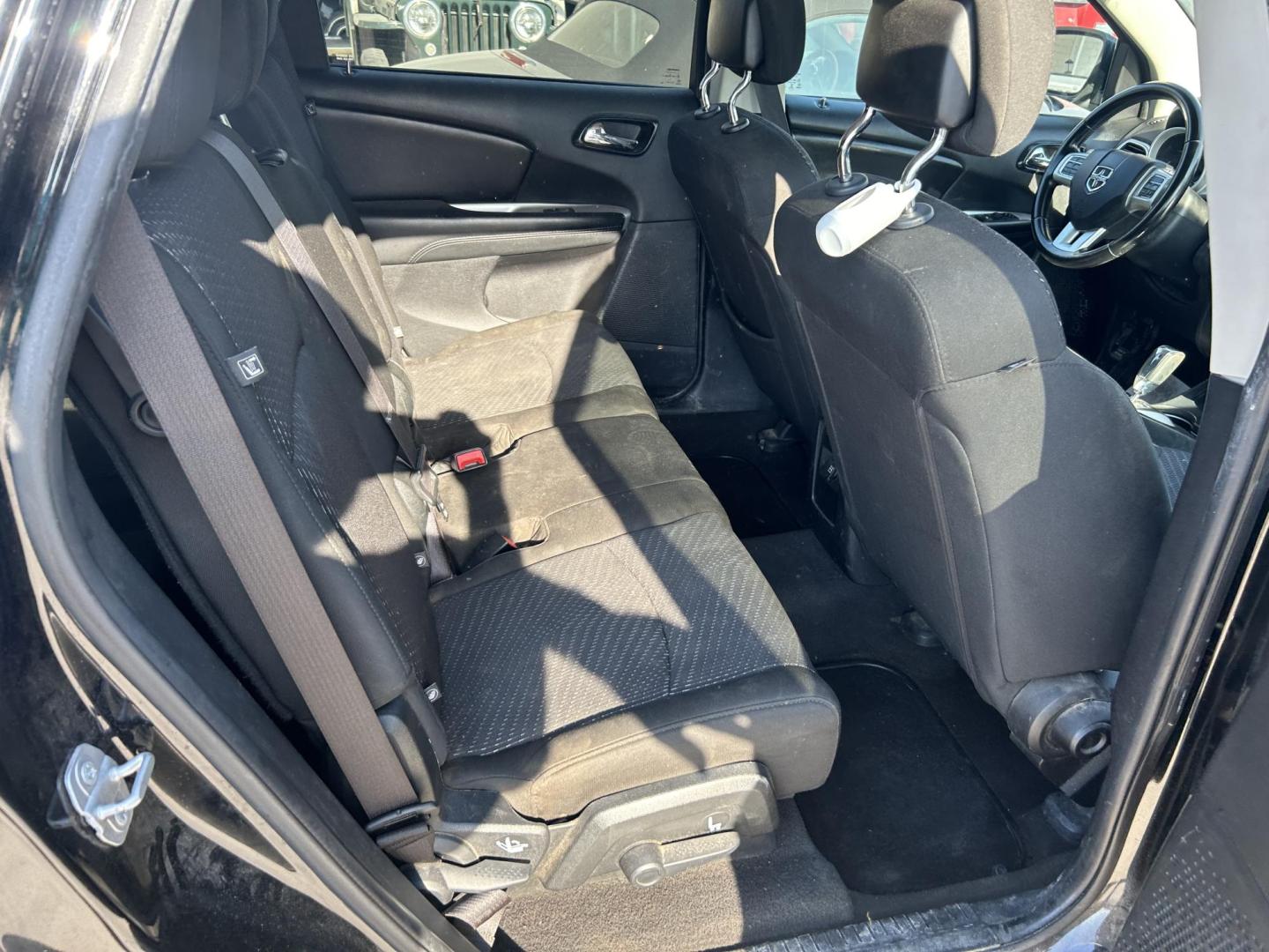 2019 Dodge Journey SE (3C4PDCBB8KT) with an 2.4L L6 DOHC 16V engine, 4A transmission, located at 1687 Business 35 S, New Braunfels, TX, 78130, (830) 625-7159, 29.655487, -98.051491 - Photo#9