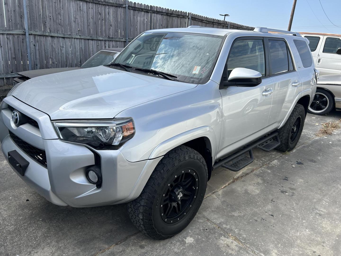 2018 Silver Toyota 4Runner Trail 4WD (JTEBU5JR3J5) with an 4.0L V6 DOHC 24V engine, 5A transmission, located at 1687 Business 35 S, New Braunfels, TX, 78130, (830) 625-7159, 29.655487, -98.051491 - Photo#0