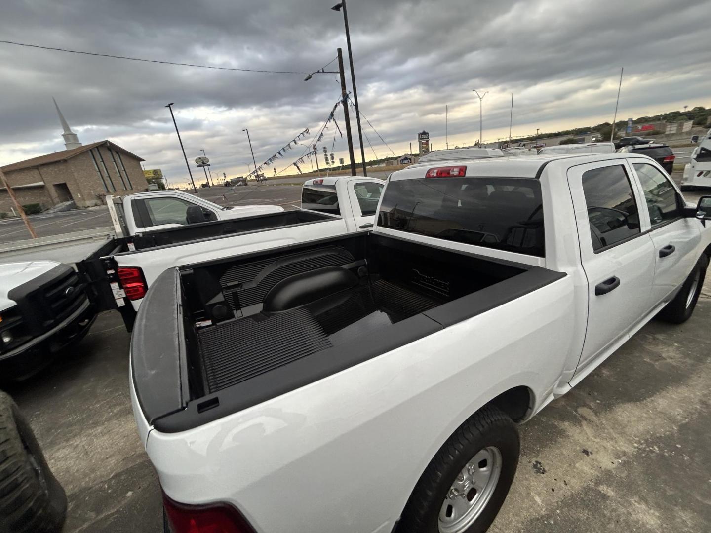 2020 White RAM 1500 Classic Tradesman Crew Cab SWB 2WD (3C6RR6KT1LG) with an 5.7L V8 OHV 16V engine, 8A transmission, located at 1687 Business 35 S, New Braunfels, TX, 78130, (830) 625-7159, 29.655487, -98.051491 - Photo#3