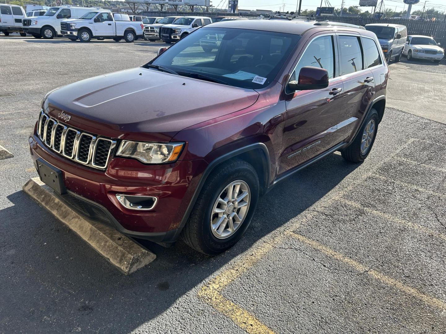 2018 Red Jeep Grand Cherokee Laredo 2WD (1C4RJEAG6JC) with an 3.6L V6 DOHC 24V engine, 8A transmission, located at 1687 Business 35 S, New Braunfels, TX, 78130, (830) 625-7159, 29.655487, -98.051491 - Photo#0