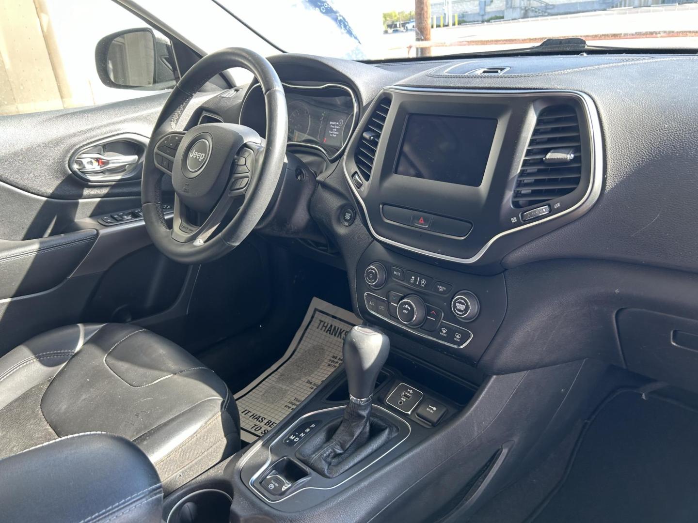 2019 Grey Jeep Cherokee Latitude Plus FWD (1C4PJLLB6KD) with an 2.4L L4 DOHC 16V engine, 9A transmission, located at 1687 Business 35 S, New Braunfels, TX, 78130, (830) 625-7159, 29.655487, -98.051491 - Photo#9