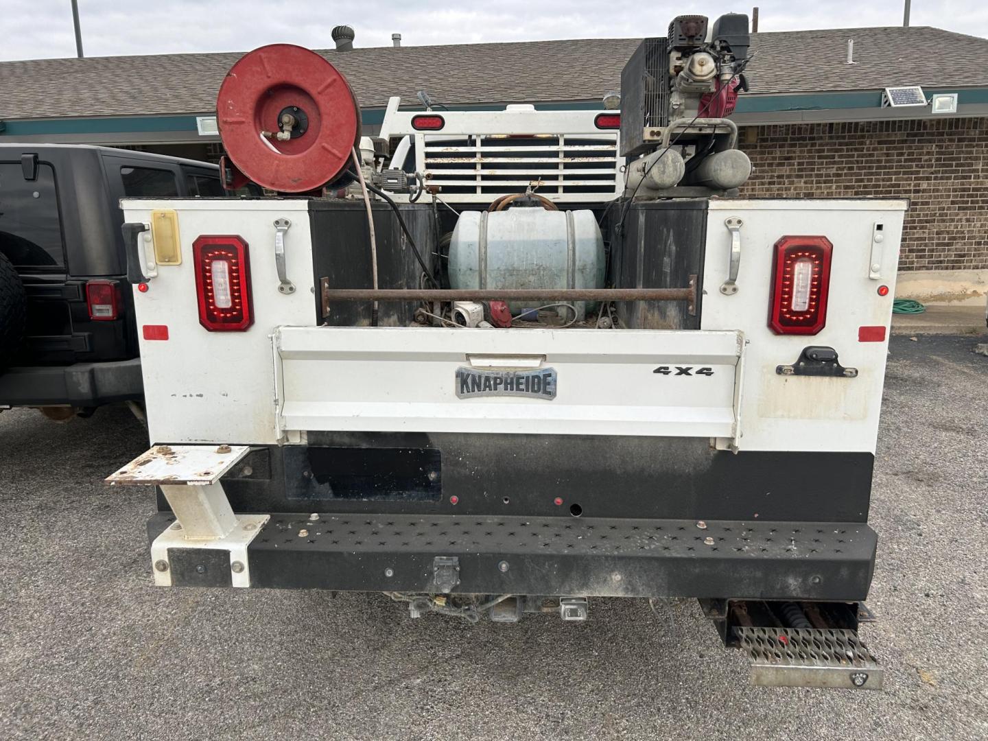 2019 White Ford F-350 SD XL SuperCab 4WD (1FD7X3B62KE) with an 6.2L V8 OHV 16V engine, 6A transmission, located at 1687 Business 35 S, New Braunfels, TX, 78130, (830) 625-7159, 29.655487, -98.051491 - Photo#6