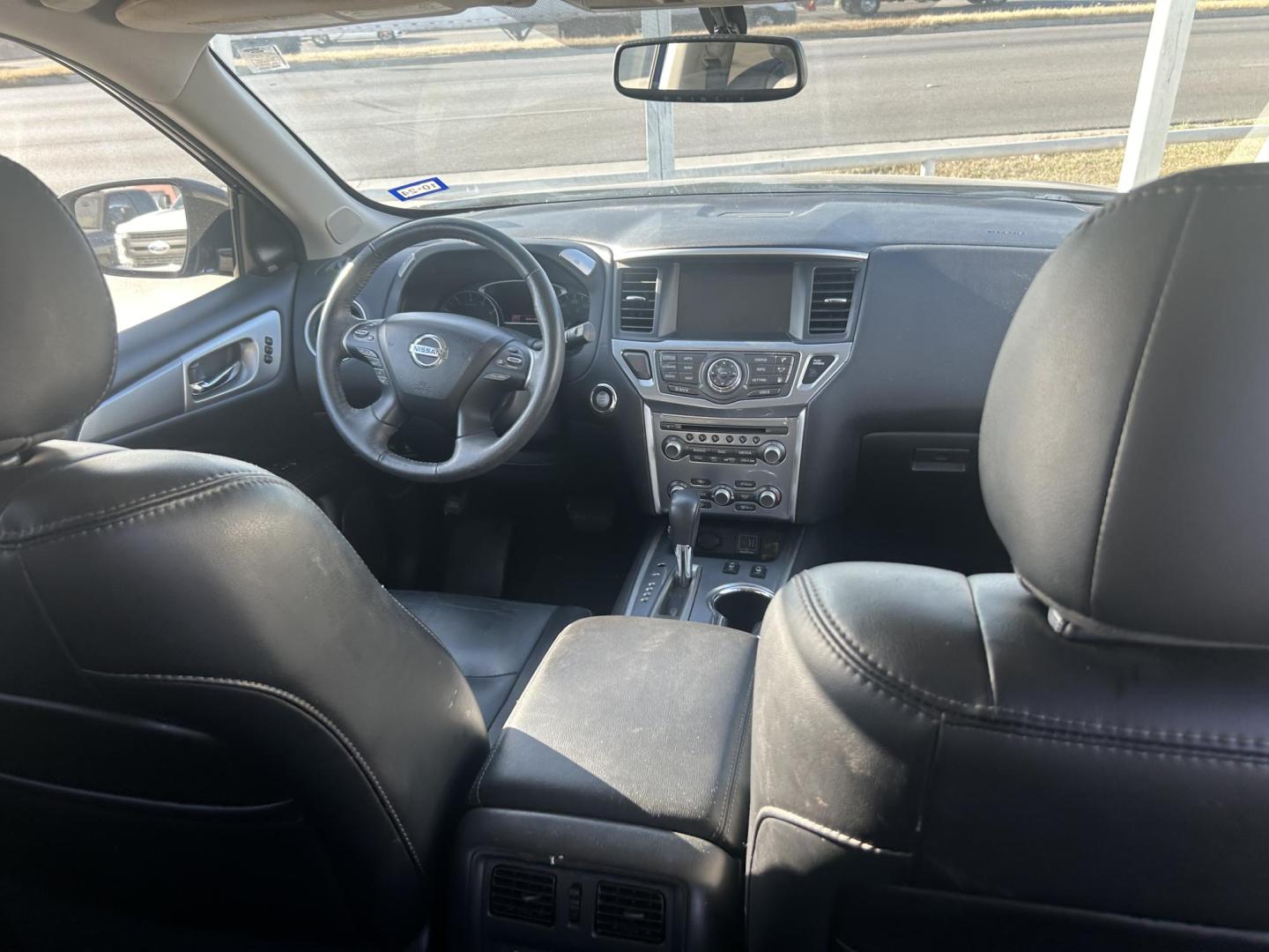 2019 Blue Nissan Pathfinder Platinum 2WD (5N1DR2MN5KC) with an 3.5L V6 DOHC 24V engine, CVT transmission, located at 1687 Business 35 S, New Braunfels, TX, 78130, (830) 625-7159, 29.655487, -98.051491 - Photo#5