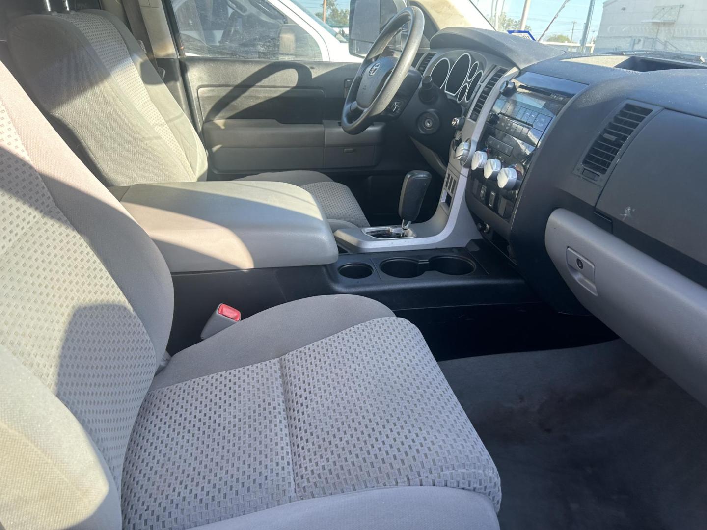 2007 Grey Toyota Tundra SR5 Double Cab LB 6AT 4WD (5TFBV54137X) with an 5.7L V8 DOHC 32V engine, 6-Speed Automatic Overdrive transmission, located at 1687 Business 35 S, New Braunfels, TX, 78130, (830) 625-7159, 29.655487, -98.051491 - Photo#8