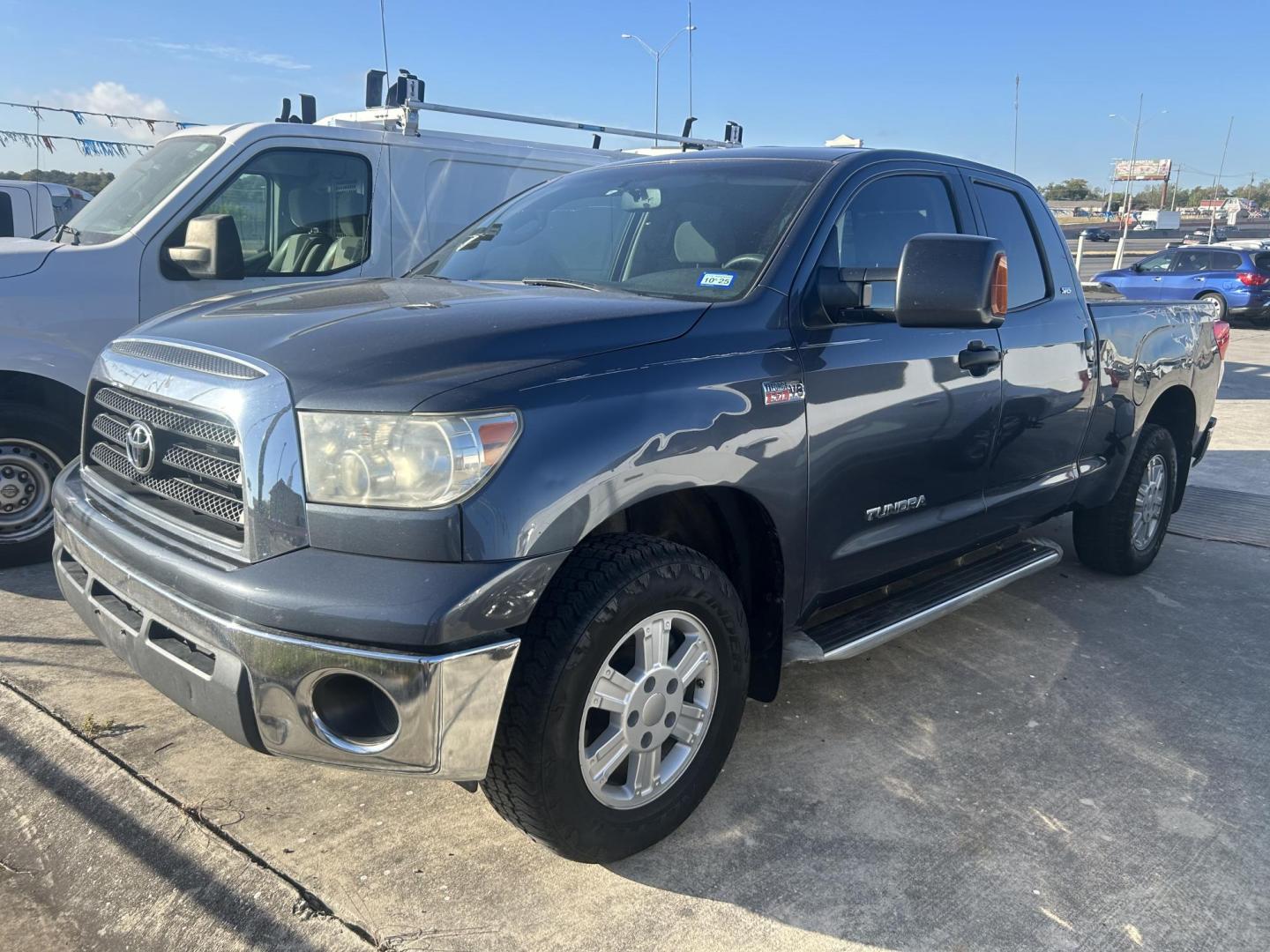 2007 Grey Toyota Tundra SR5 Double Cab LB 6AT 4WD (5TFBV54137X) with an 5.7L V8 DOHC 32V engine, 6-Speed Automatic Overdrive transmission, located at 1687 Business 35 S, New Braunfels, TX, 78130, (830) 625-7159, 29.655487, -98.051491 - Photo#0