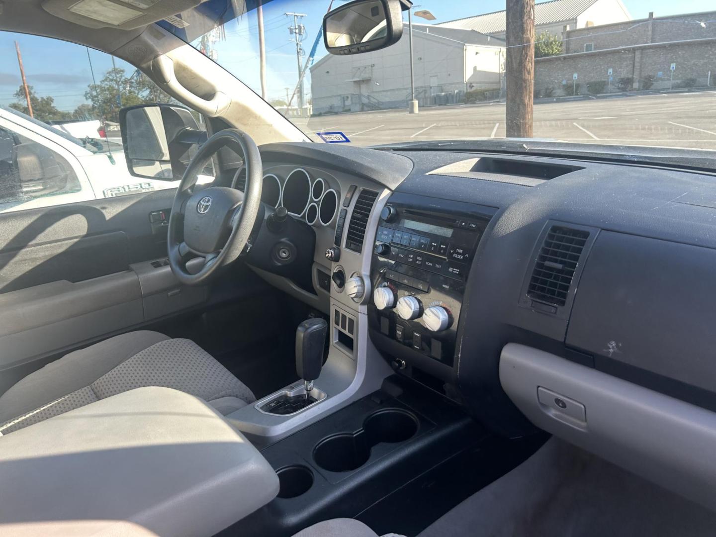 2007 Grey Toyota Tundra SR5 Double Cab LB 6AT 4WD (5TFBV54137X) with an 5.7L V8 DOHC 32V engine, 6-Speed Automatic Overdrive transmission, located at 1687 Business 35 S, New Braunfels, TX, 78130, (830) 625-7159, 29.655487, -98.051491 - Photo#10