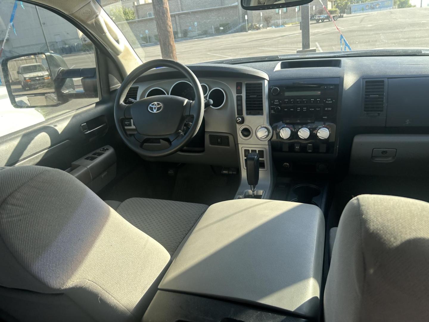 2007 Grey Toyota Tundra SR5 Double Cab LB 6AT 4WD (5TFBV54137X) with an 5.7L V8 DOHC 32V engine, 6-Speed Automatic Overdrive transmission, located at 1687 Business 35 S, New Braunfels, TX, 78130, (830) 625-7159, 29.655487, -98.051491 - Photo#11