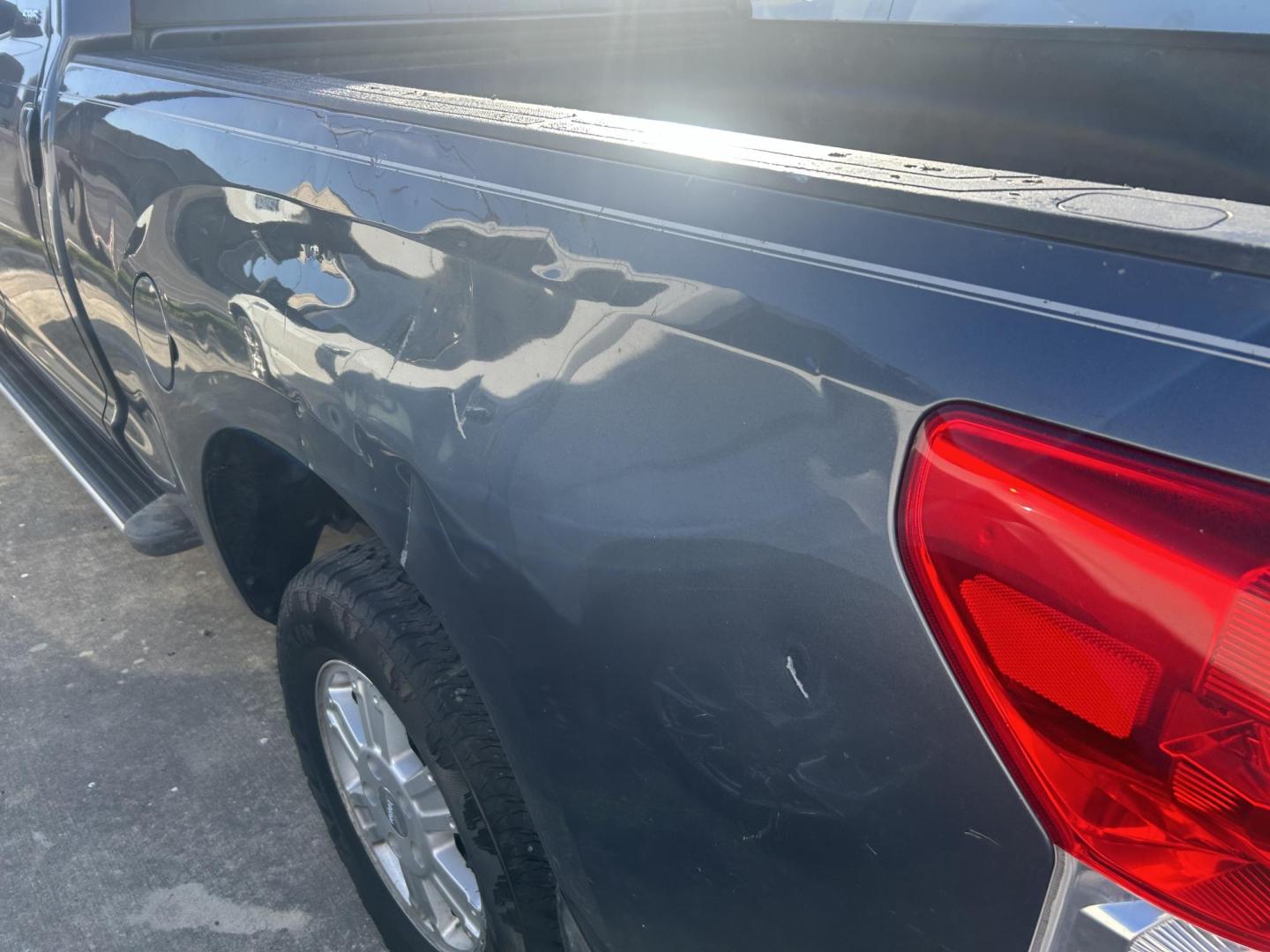 2007 Grey Toyota Tundra SR5 Double Cab LB 6AT 4WD (5TFBV54137X) with an 5.7L V8 DOHC 32V engine, 6-Speed Automatic Overdrive transmission, located at 1687 Business 35 S, New Braunfels, TX, 78130, (830) 625-7159, 29.655487, -98.051491 - Photo#2