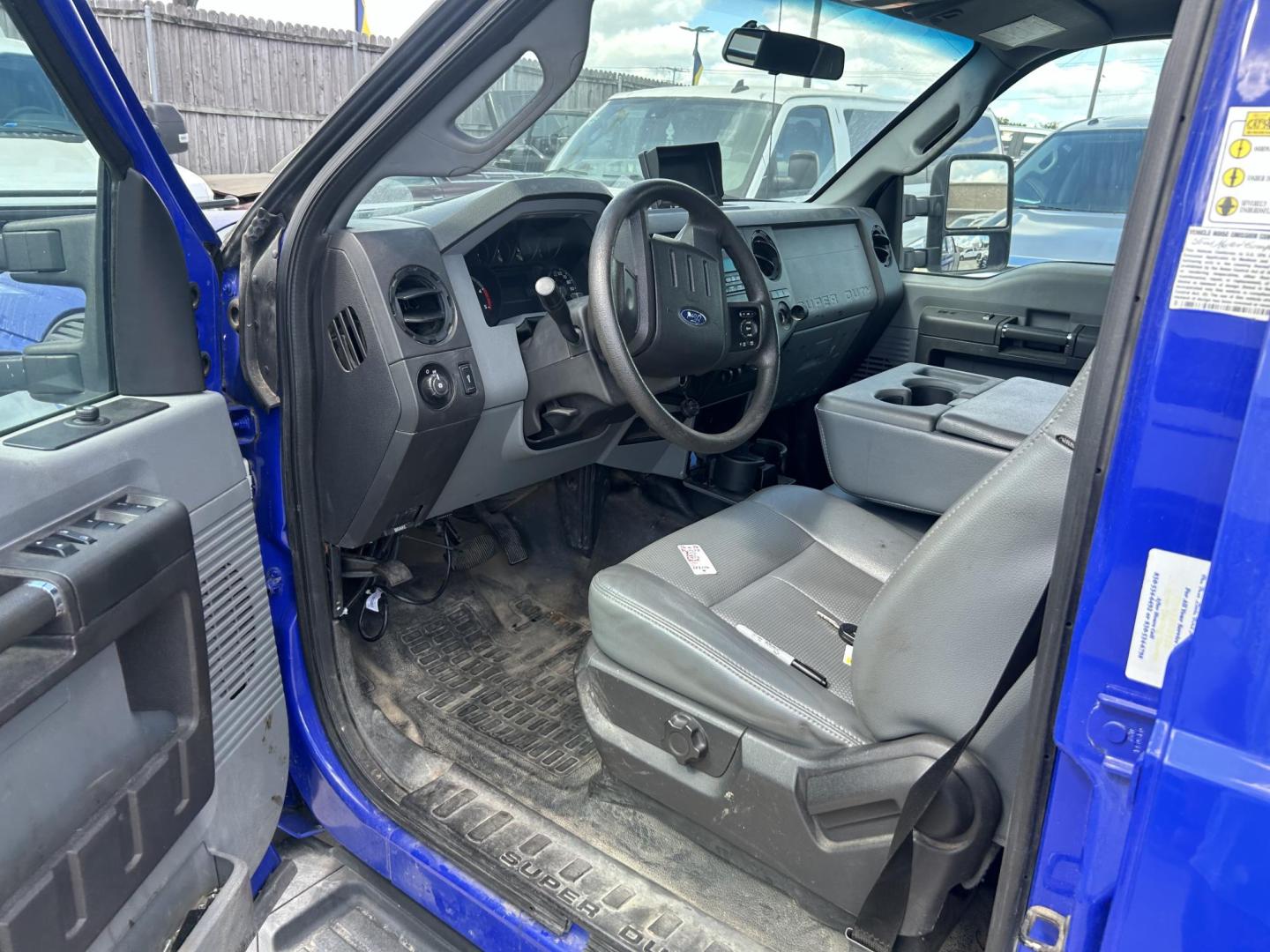 2016 Blue Ford F-550 Crew Cab DRW 2WD (1FD0W5GTXGE) with an 6.7L V8 OHV 16V DIESEL engine, located at 1687 Business 35 S, New Braunfels, TX, 78130, (830) 625-7159, 29.655487, -98.051491 - Photo#5