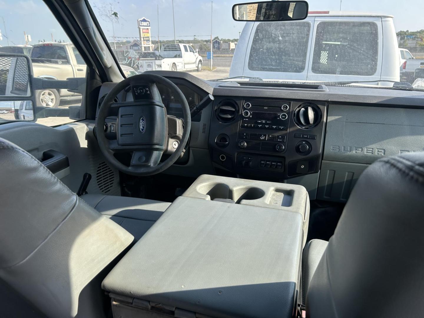 2011 White Ford F-550 Crew Cab DRW 2WD (1FD0W5GT4BE) with an 6.7L V8 OHV 16V DIESEL engine, located at 1687 Business 35 S, New Braunfels, TX, 78130, (830) 625-7159, 29.655487, -98.051491 - Photo#11