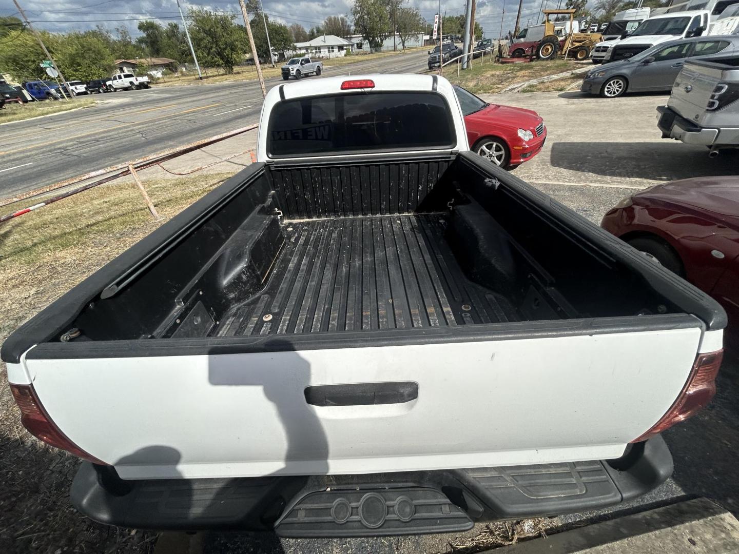 2015 Toyota Tacoma Access Cab I4 4AT 2WD (5TFTX4CN5FX) with an 2.7L L4 DOHC 16V engine, 4-Speed Automatic transmission, located at 1687 Business 35 S, New Braunfels, TX, 78130, (830) 625-7159, 29.655487, -98.051491 - Photo#2