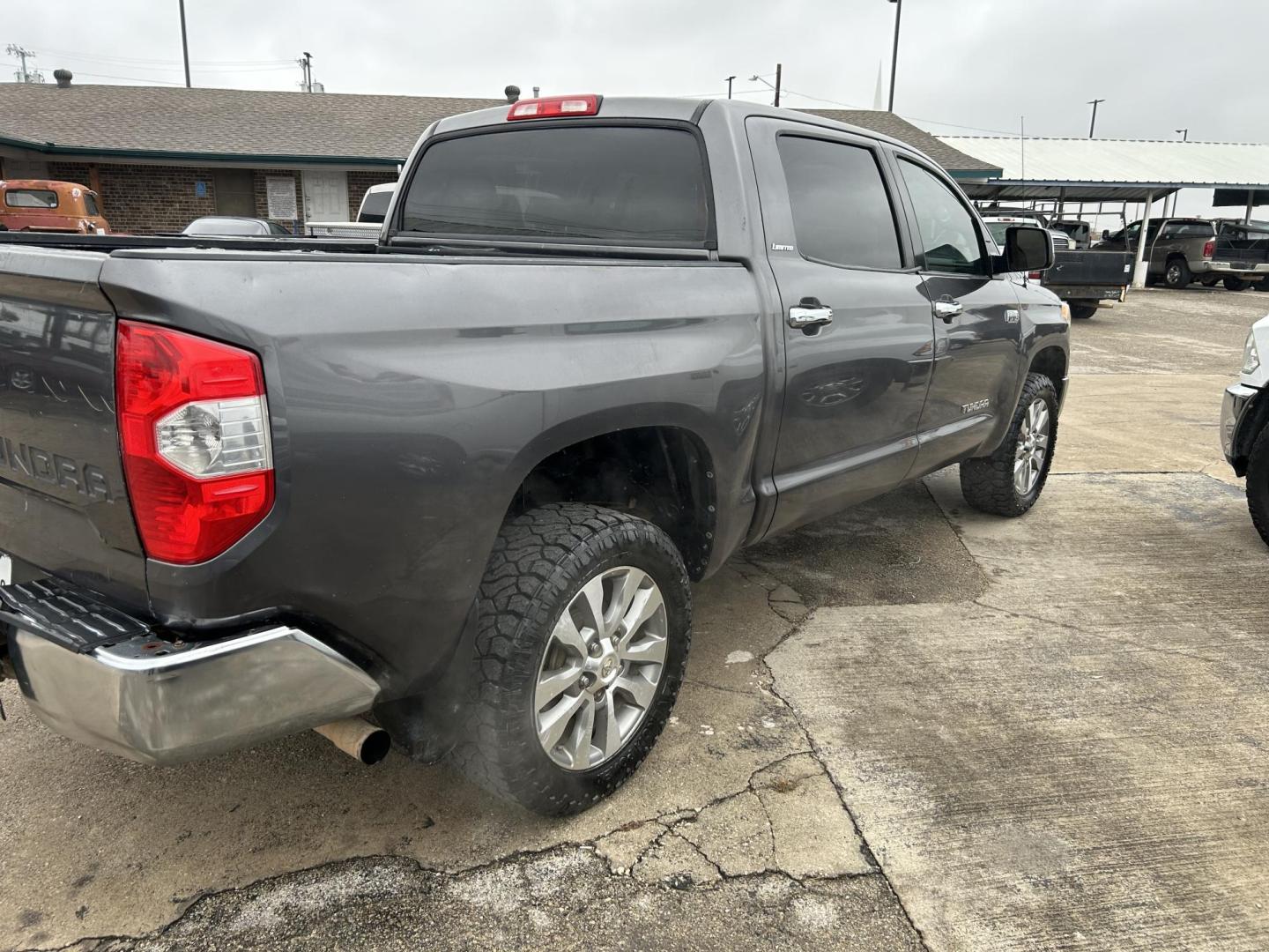 2015 Grey Toyota Tundra Limited 5.7L CrewMax 2WD (5TFFY5F14FX) with an 5.7L V8 DOHC 32V engine, 6-Speed Automatic transmission, located at 1687 Business 35 S, New Braunfels, TX, 78130, (830) 625-7159, 29.655487, -98.051491 - Photo#5