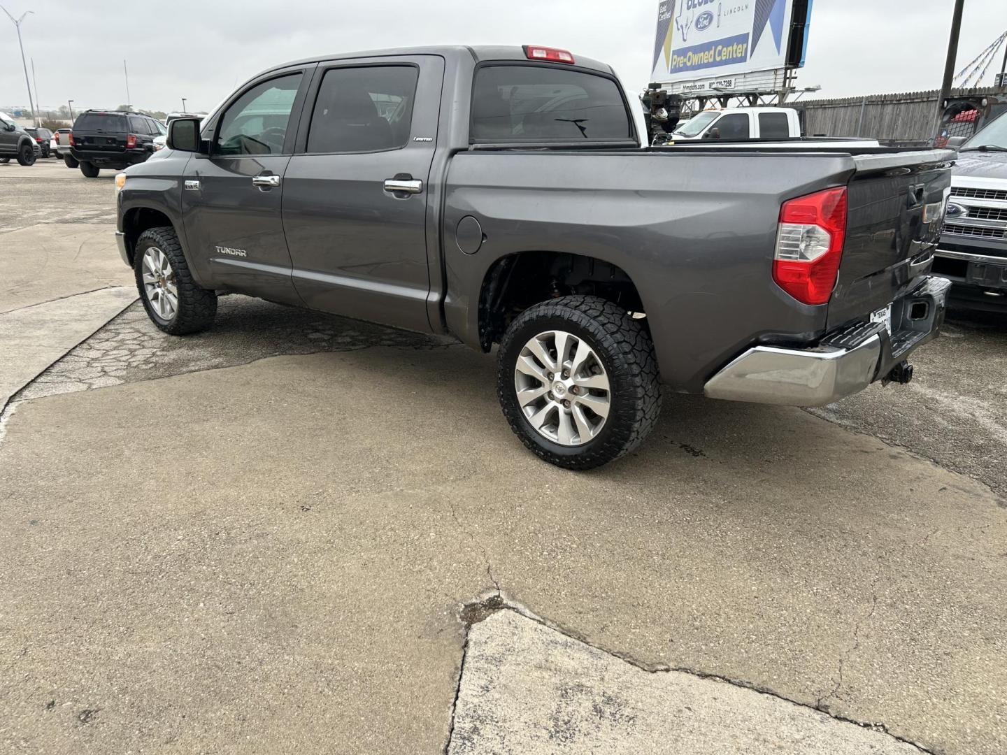 2015 Grey Toyota Tundra Limited 5.7L CrewMax 2WD (5TFFY5F14FX) with an 5.7L V8 DOHC 32V engine, 6-Speed Automatic transmission, located at 1687 Business 35 S, New Braunfels, TX, 78130, (830) 625-7159, 29.655487, -98.051491 - Photo#7