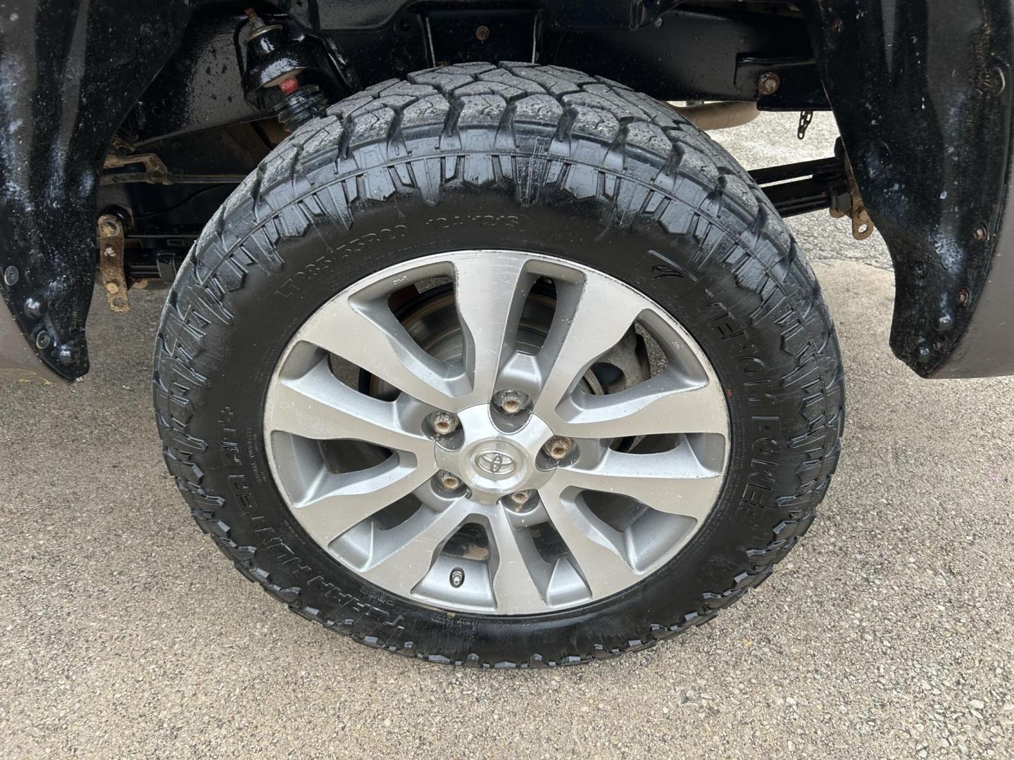 2015 Grey Toyota Tundra Limited 5.7L CrewMax 2WD (5TFFY5F14FX) with an 5.7L V8 DOHC 32V engine, 6-Speed Automatic transmission, located at 1687 Business 35 S, New Braunfels, TX, 78130, (830) 625-7159, 29.655487, -98.051491 - Photo#8