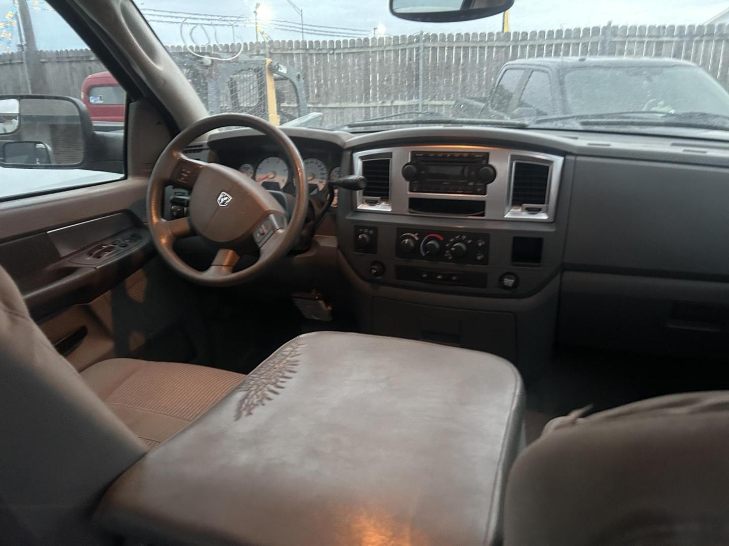 2009 White Dodge Ram 2500 Laramie Quad Cab LWB 4WD (3D7KS28L29G) with an 6.7L L6 OHV 24V TURBO DIESEL engine, located at 1687 Business 35 S, New Braunfels, TX, 78130, (830) 625-7159, 29.655487, -98.051491 - Photo#5